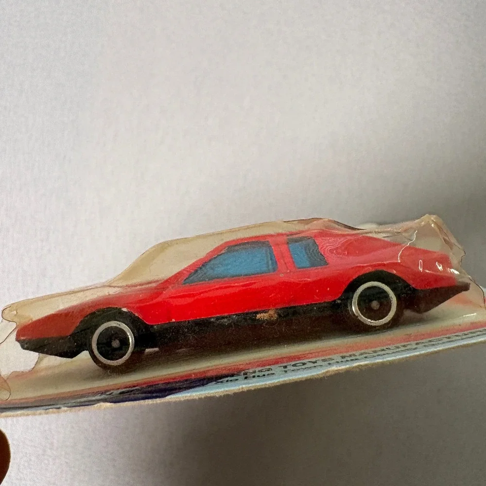 Vintage Sports Racing Die-Cast Metal Car Red WIN Tampo Canton Chang Sheng 9271